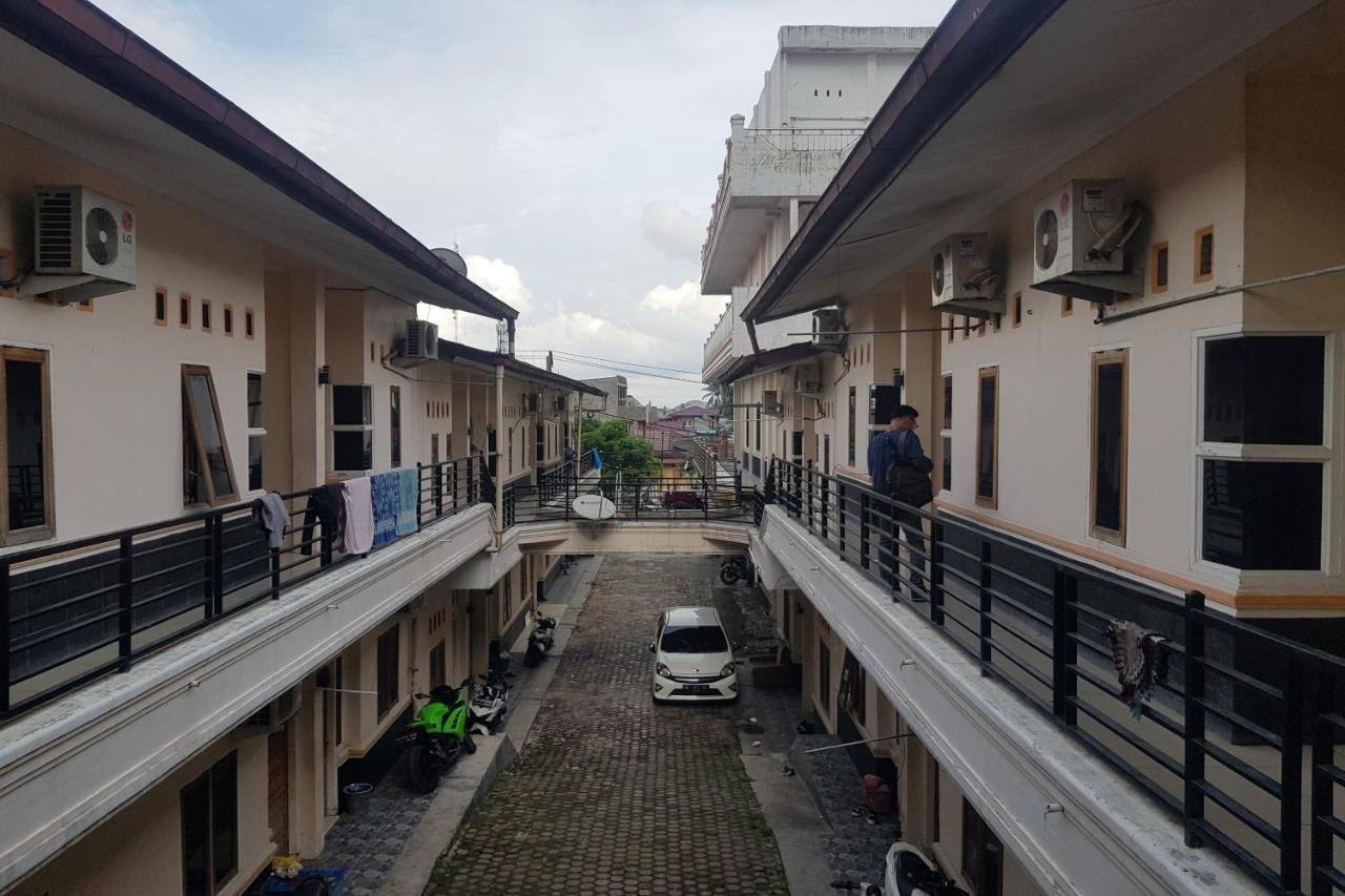 Oyo 91647 Sanina Residence Pematang Siantar Exterior foto