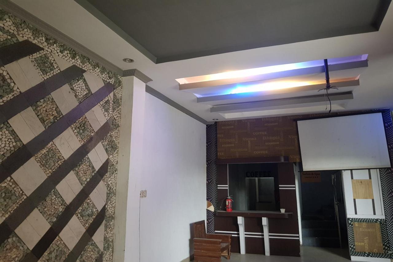 Oyo 91647 Sanina Residence Pematang Siantar Exterior foto